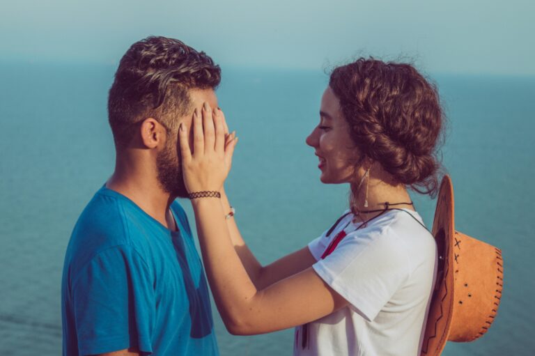 How to Stay Strong and Resist Breaking No Contact Rules