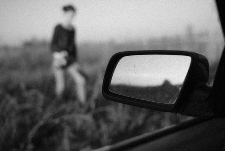 Spotting Narcissistic Behavior in Daily Life: A Serious Guide