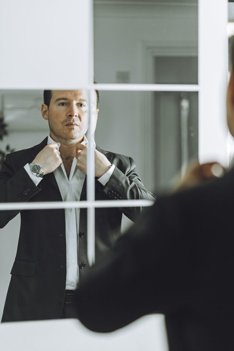 Standing Strong: Setting Boundaries with Narcissistic Bosses