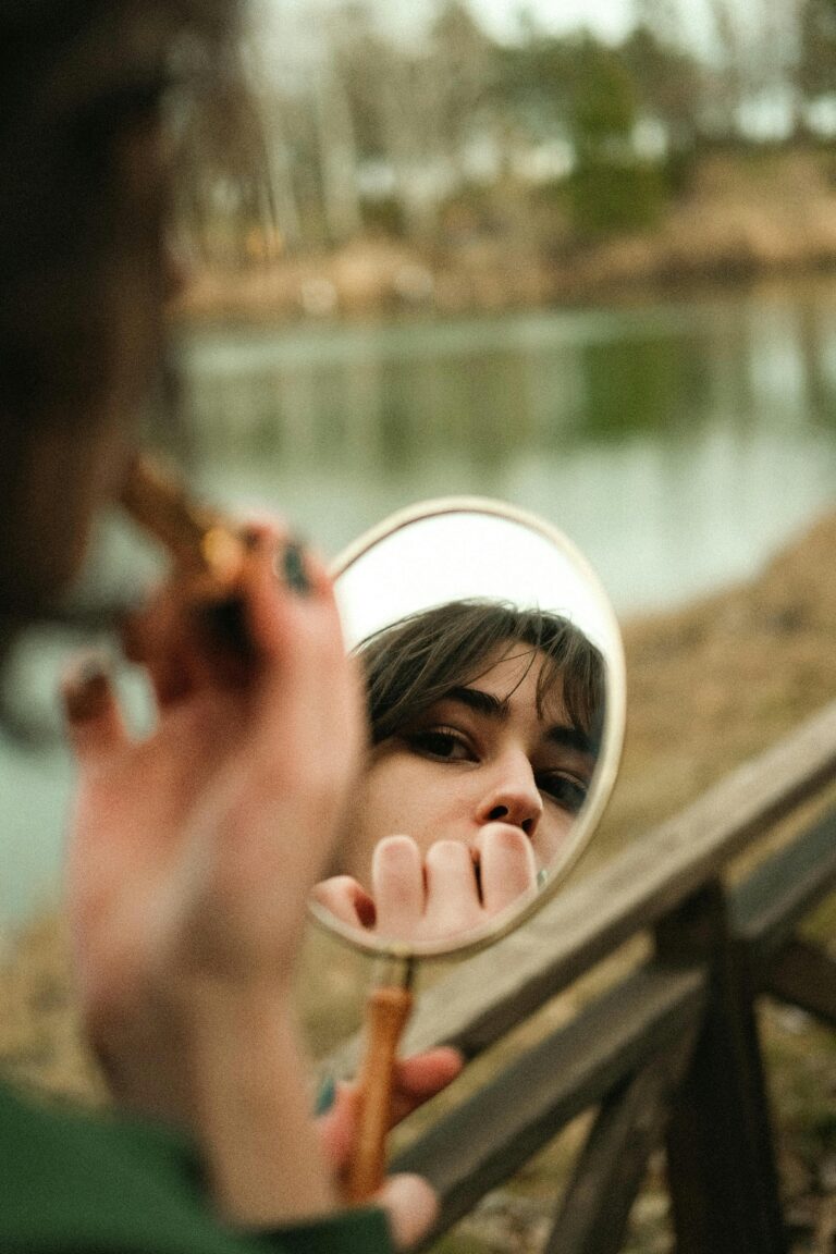 When You Outgrow a Narcissistic Friend: What to Expect